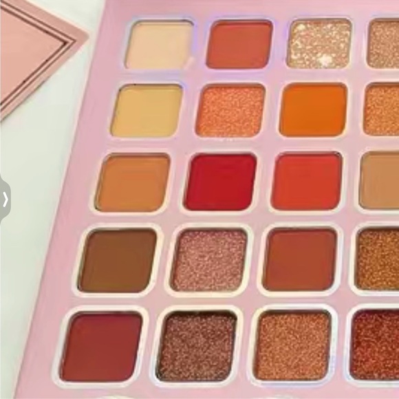 Eyeshadow palette - Picture 2 of 5